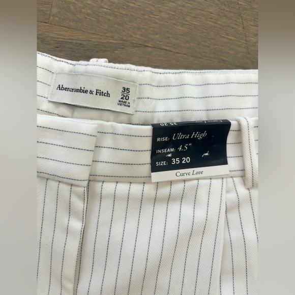 Abercrombie & Fitch Curve Love Ultra High White Stripe Shorts Womens size 20 NWT - Picture 2 of 9